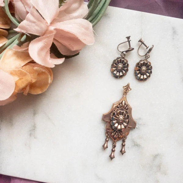 Antique Floral Gold Plated Dangle Pendant and Earring Set